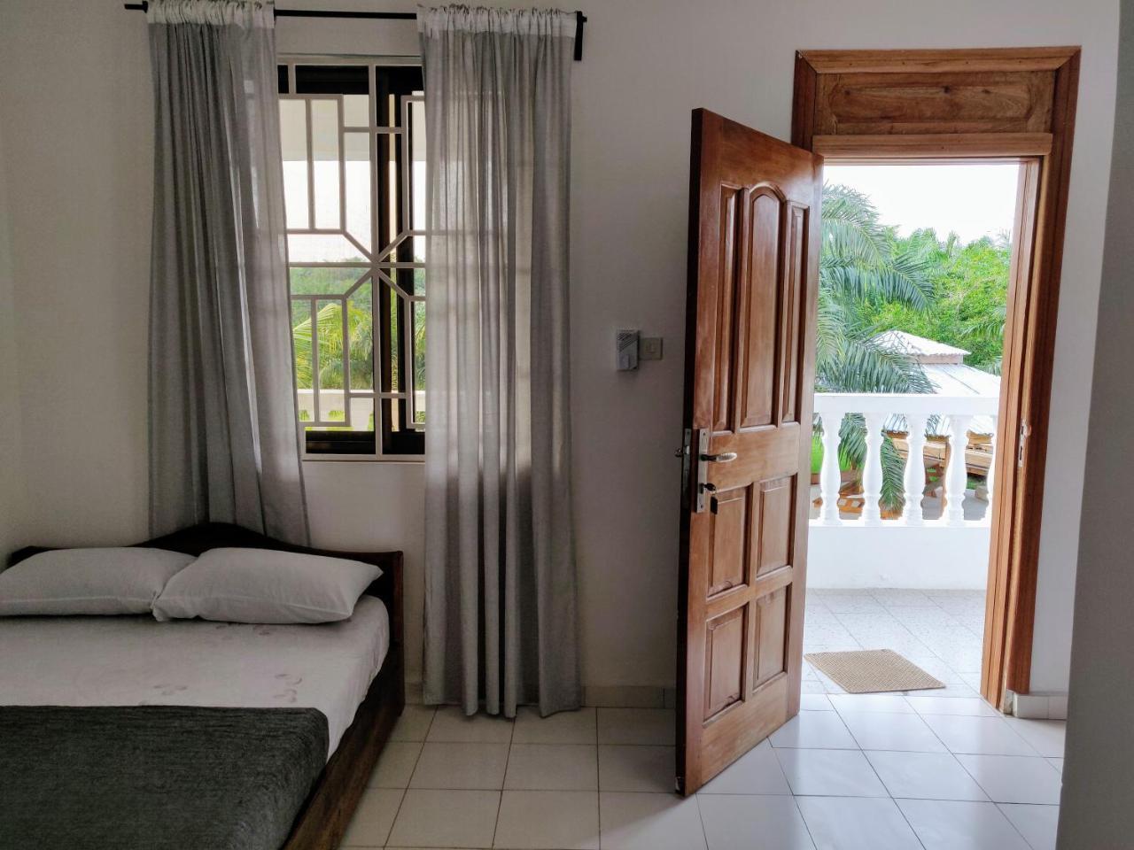 Serenity Haven Lodge Busua Exterior photo